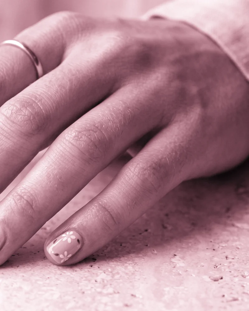 Pink Nails Style 27: Subtle Gold Leaf Flakes on oval nails